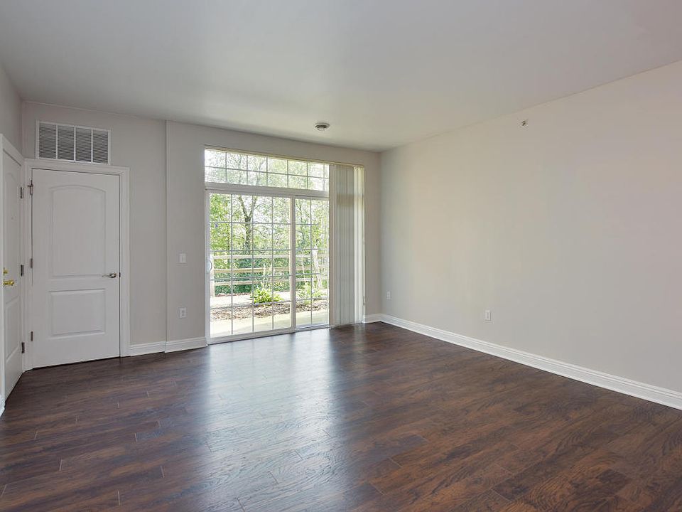 1st image of 2135 Rainbow Lake Ln APT 115