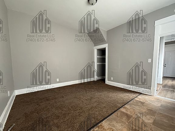 4th image of 438-440 E Locust St #438