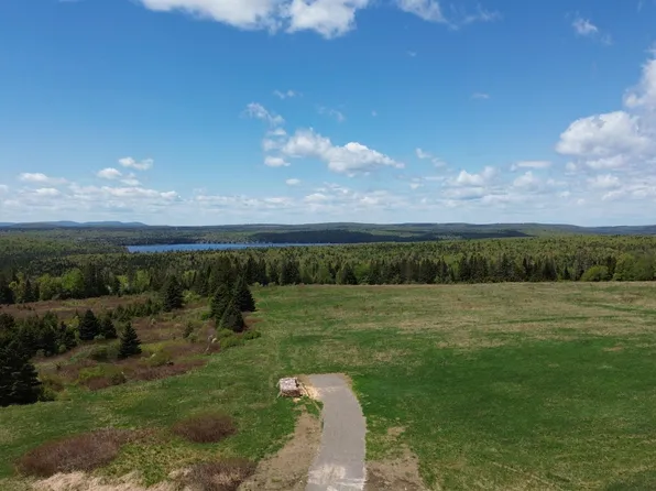 942 W Road, New Sweden, ME 04762