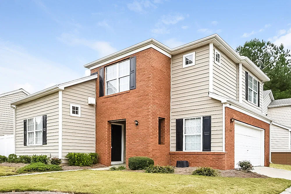 3 bed, 2.5 bath, 1101 sqft, $2,490 — Photo 1