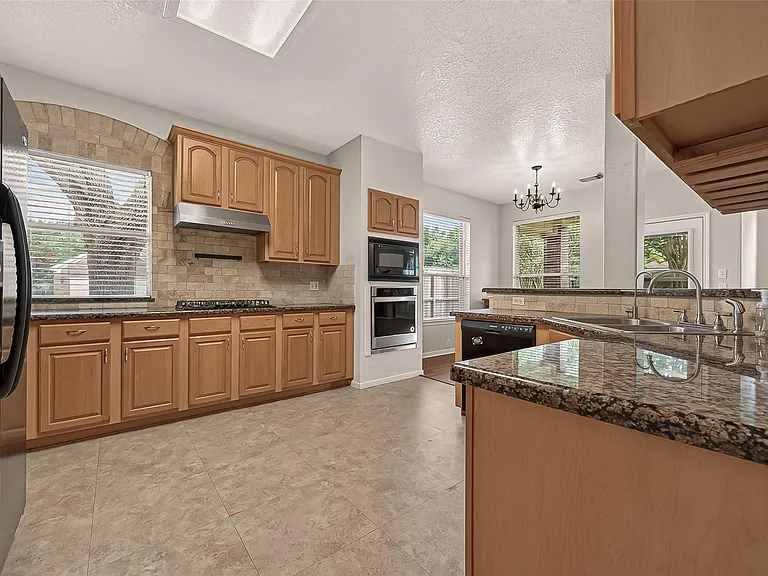 11218 Timbertree Ln — Photo 16