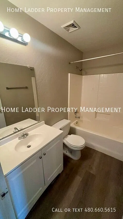 Great 3 Bedroom 2 Bath with a Garage in Arizona City! — Photo 4