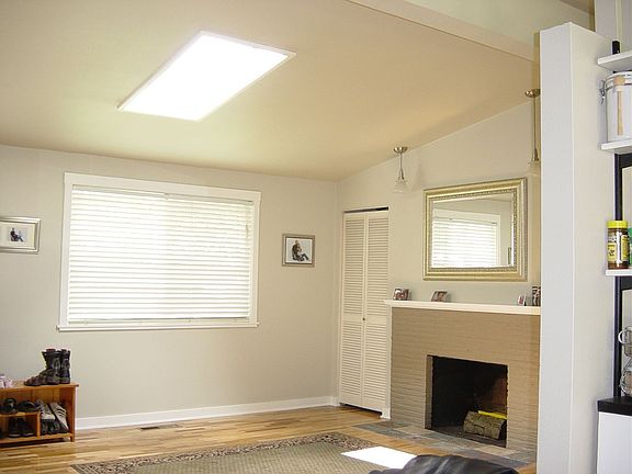 Spacious living room