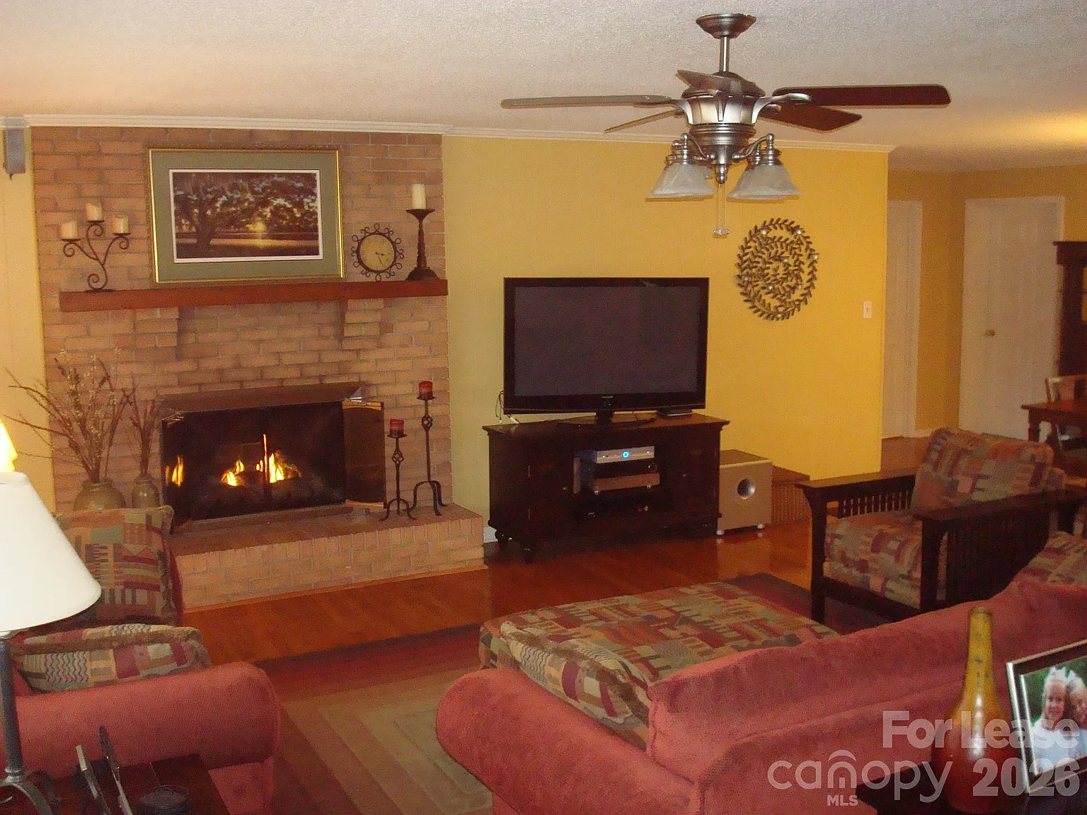 4 bed, 3.0 bath, 2286 sqft, $2,850 — Photo 2