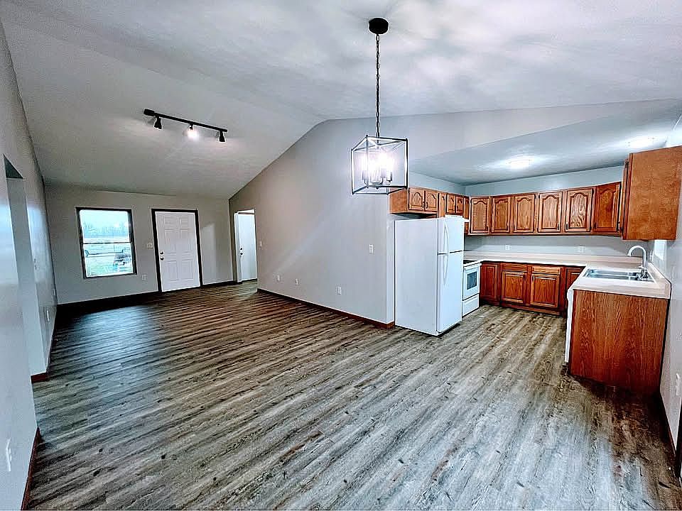 1st image of 242 Elizabeth Dr