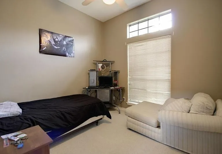 4510 Silver Hollow Dr — Photo 8