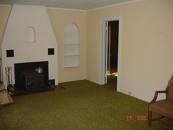 4th image of 130 Ash St