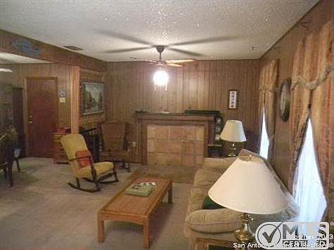 5th image of 1909 Lakeview Dr