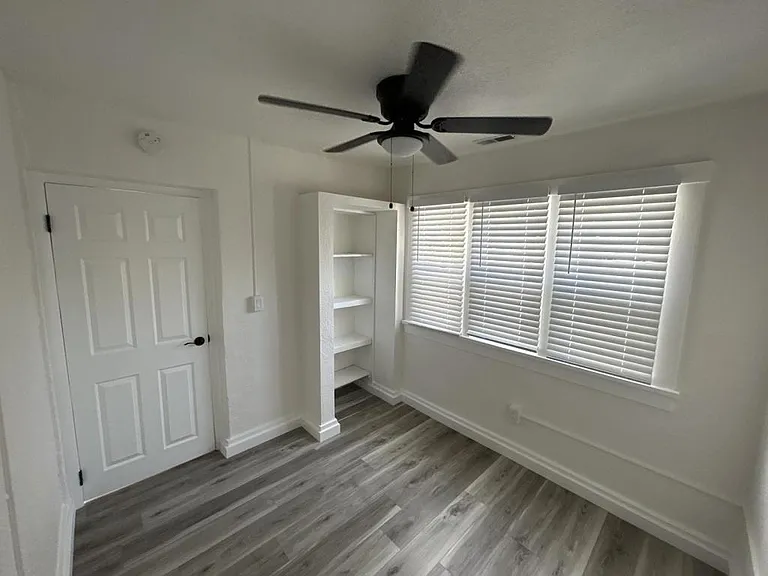 2102 Jefferson Ave — Photo 26