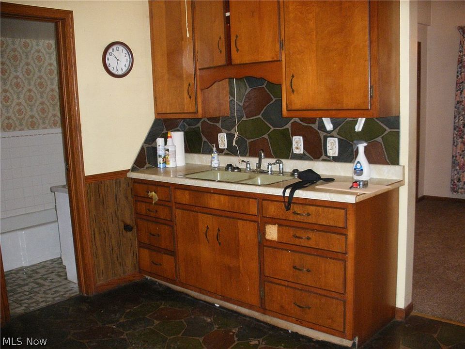 2nd image of 226 Marion Ave
