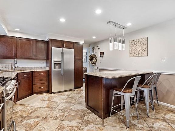 4th image of 5898 Dashwood Dr