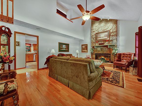 4th image of 1800 Chad Tomlinson Cir