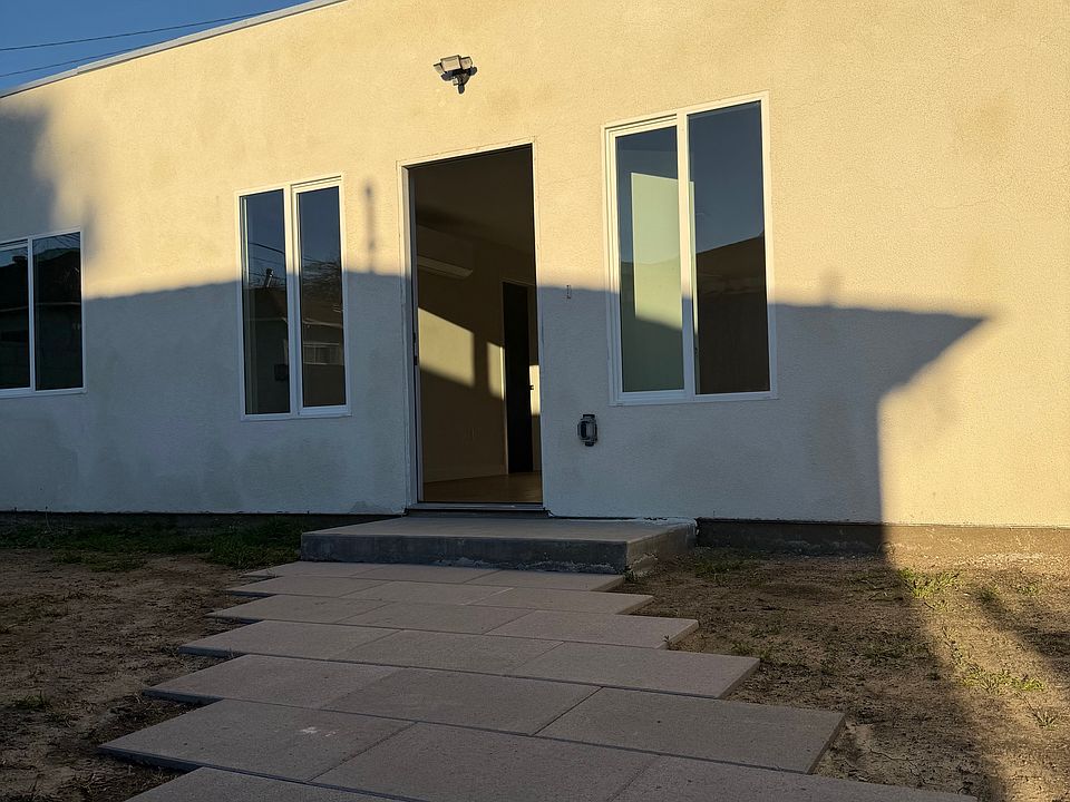 1st image of 12128 Alvaro St #1/2