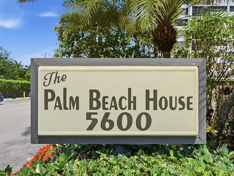 5600 N Flagler Dr #1110 — Photo 1