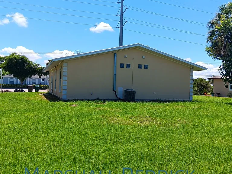 616 Santa Barbara Blvd — Photo 16
