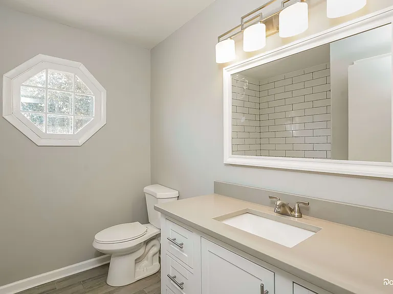 202 Bonnacliff Ct — Photo 11
