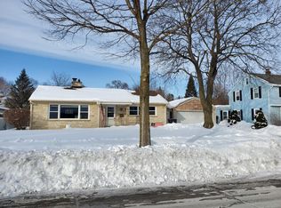 412 E Wabash Ave, Waukesha, WI 53186