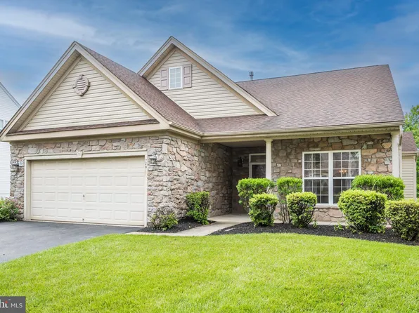 720 S Settlers Cir, Warrington, PA 18976