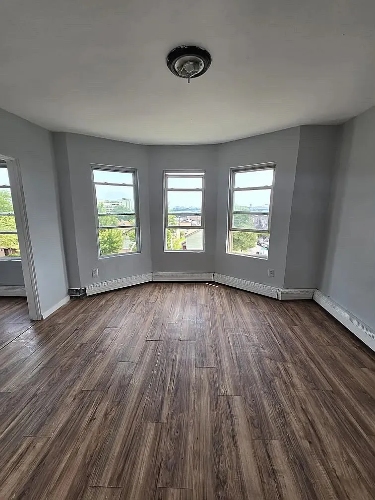 3 bed, $1,799 — Photo 1
