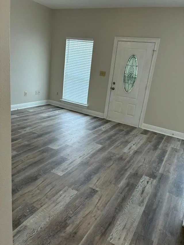 3 bed, 1600 sqft, $2,000 — Photo 4