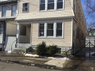147 Leslie St, Newark, NJ 07112