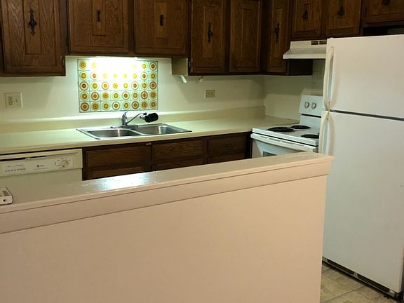 3rd image of 1543 N Silver Ln #A