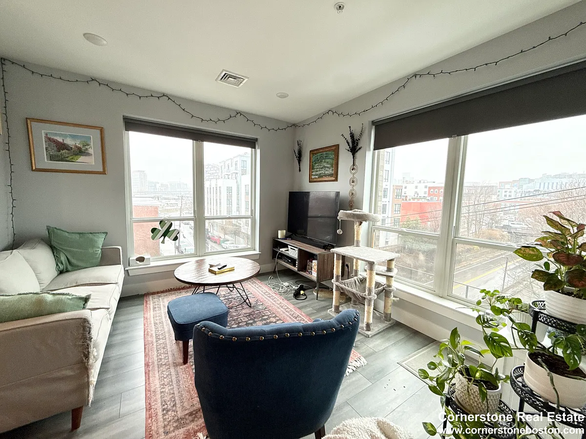 Building Photo - 40 B St #310