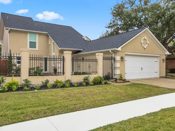 4505 Country Club Vw, Baytown, TX 77521