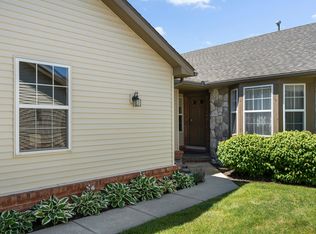 1855 N Kenwyck Dr, Ypsilanti, MI 48198