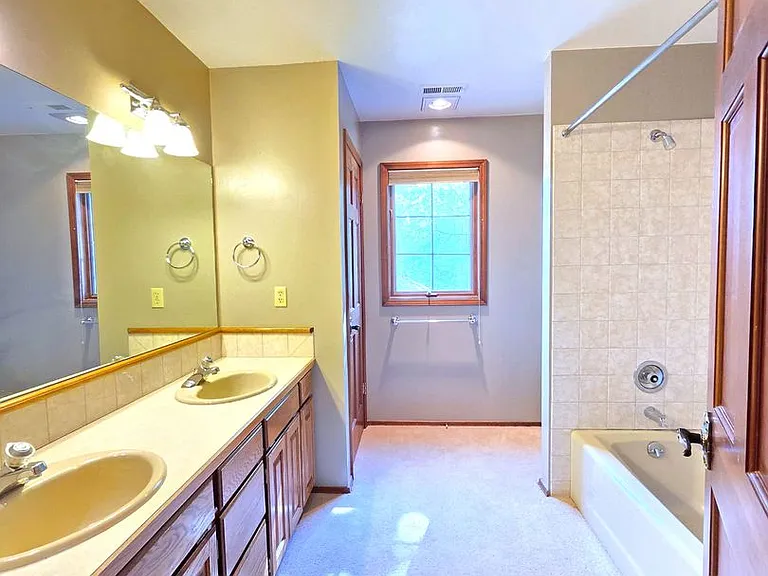 7706 E Woodview Dr — Photo 30