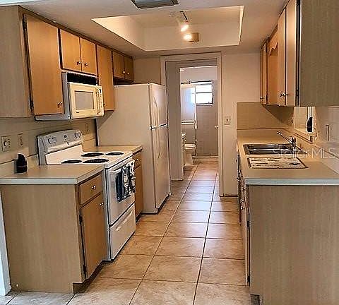 3rd image of 402 Leach St