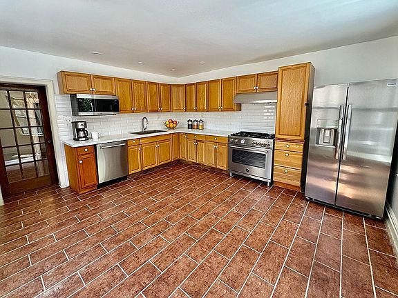 4th image of 522 3rd St