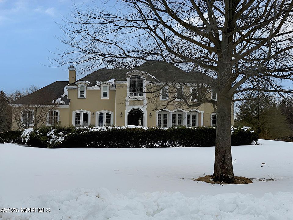 1st image of 4 Country Club Lane