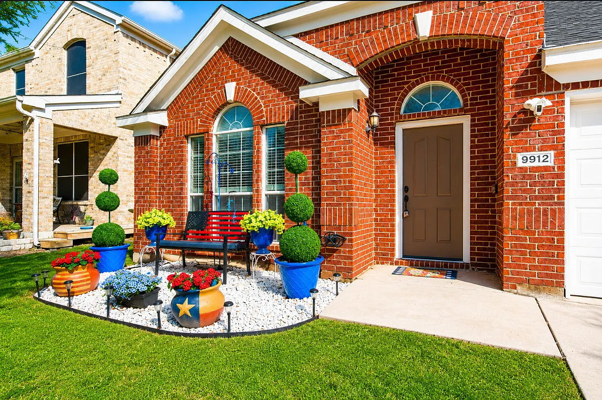 4 bed, 2151 sqft, $3,000 — Photo 3