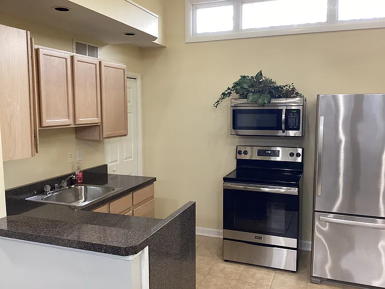 143 Robinhood Dr — Photo 23