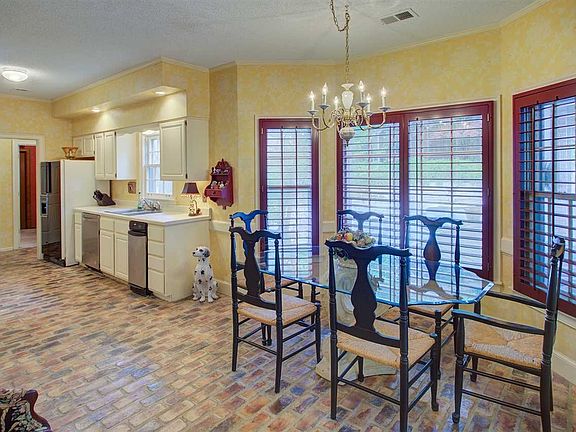 5th image of 3128 Highgate Dr