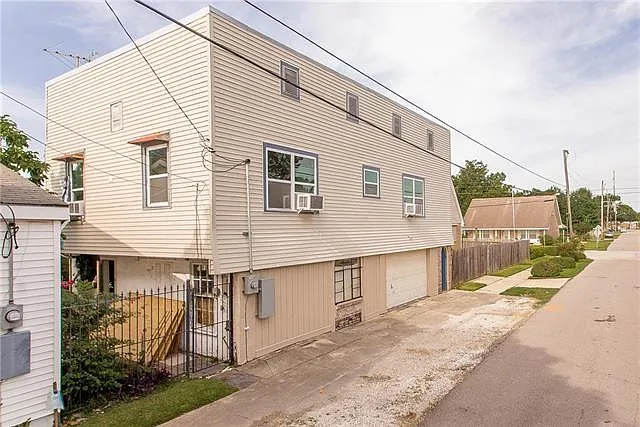 313 Pink St