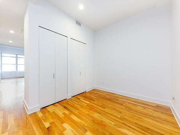 5th image of 321 W 37th St #8HH