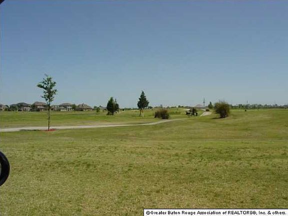 4th image of 794 Pelican Lakes Ct