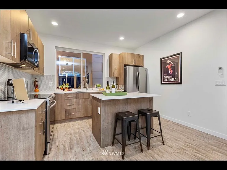9221 Ashworth Ave N #C — Photo 10
