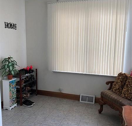 3rd image of 335 Painter St