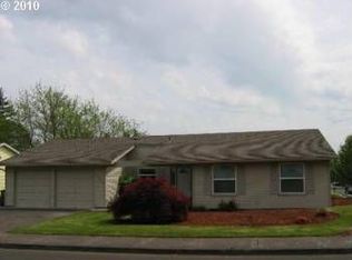 17740 NW Autumn Ridge Dr, Beaverton, OR 97006