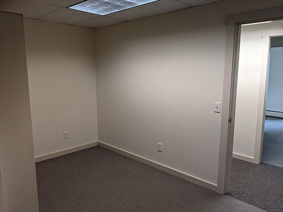 3rd image of 128 Garden St #6