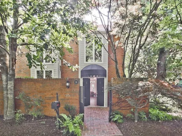 26 Willow Gln, Sandy Springs, GA 30342