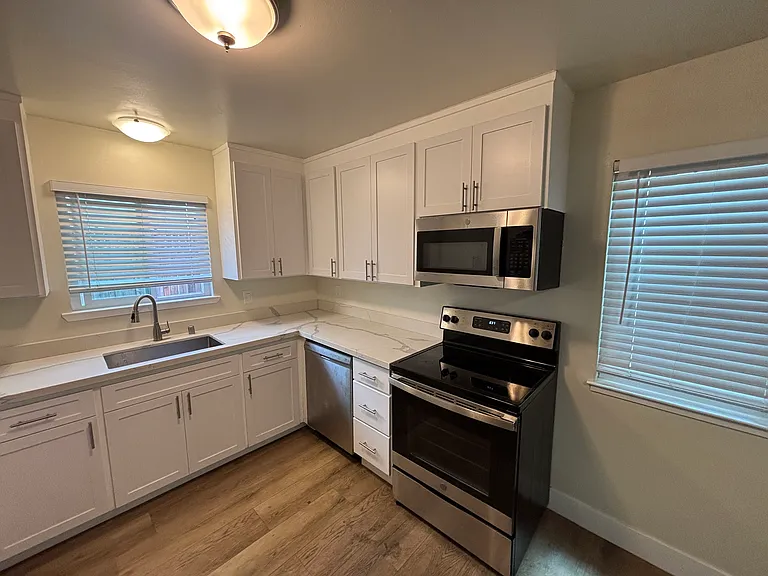 1172 Brace Ave #2 — Photo 9