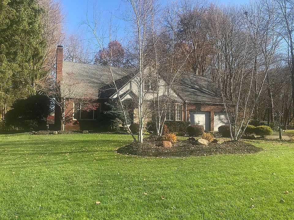 1st image of 171 S Buhl Farm Dr