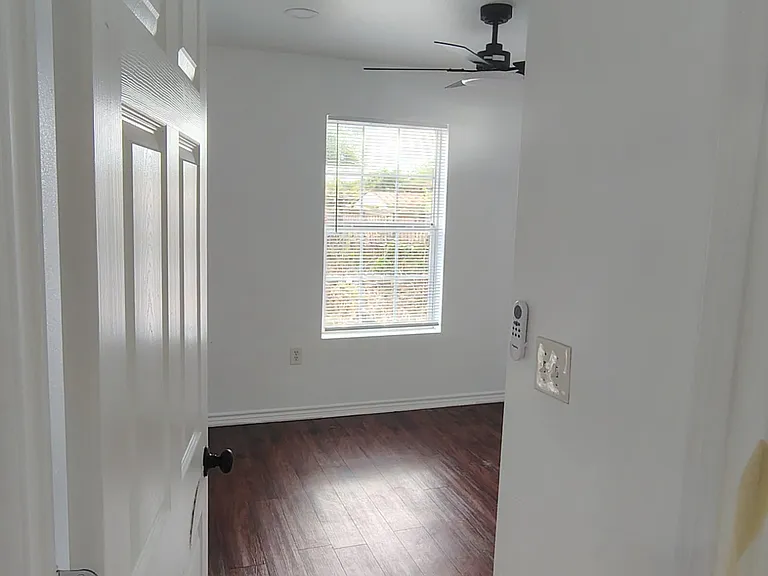 103 Whippoorwill Ave — Photo 2