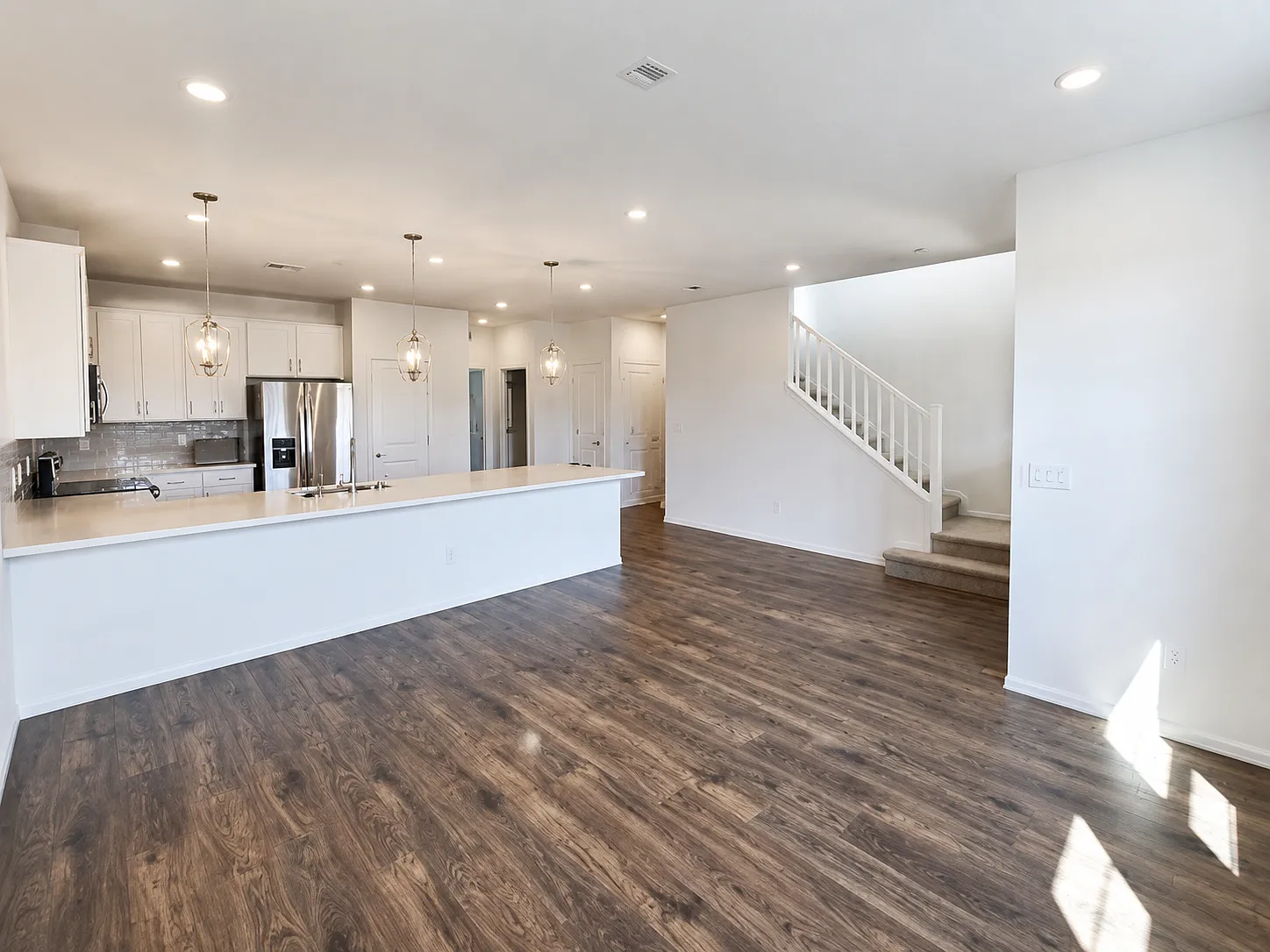 4 bed, 3.5 bath, 2300 sqft, $3,000 — Photo 3