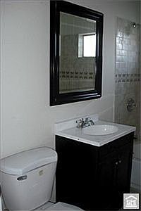 5th image of 1053 W 61st St