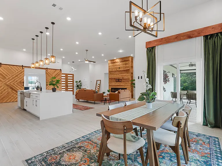 4013 Legend Trl — Photo 17